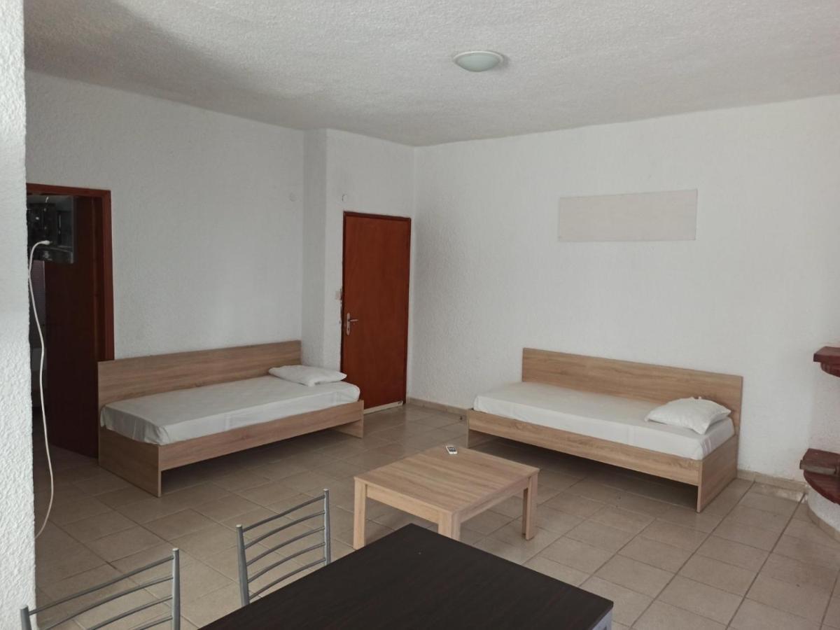 George'S Apartments Skala Fourkas Bagian luar foto