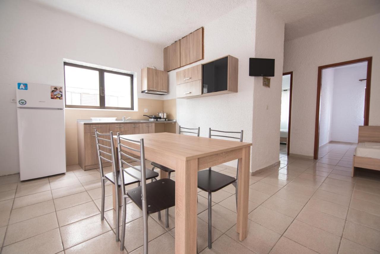 George'S Apartments Skala Fourkas Bagian luar foto
