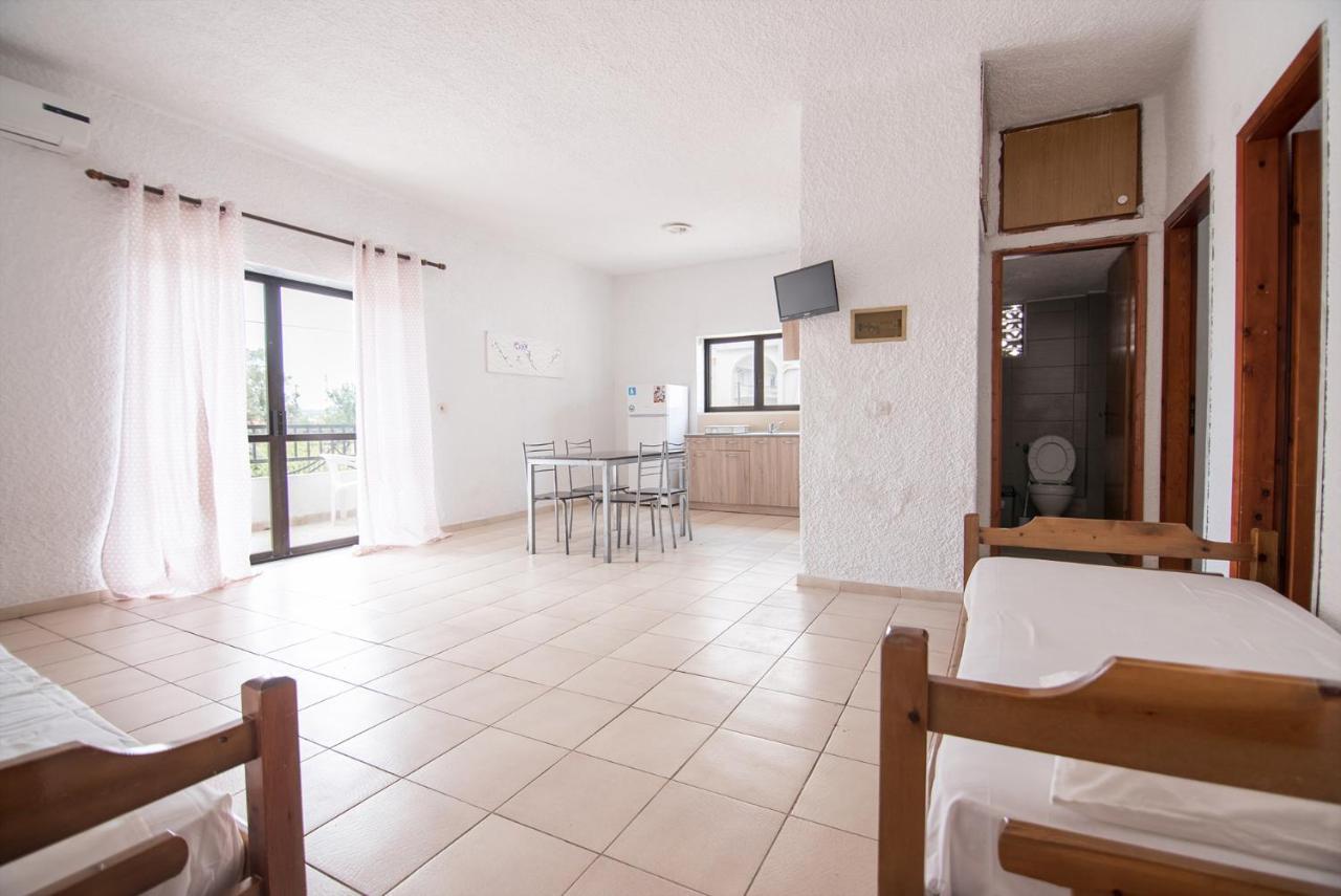 George'S Apartments Skala Fourkas Bagian luar foto