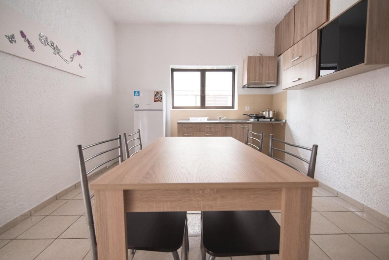 George'S Apartments Skala Fourkas Bagian luar foto