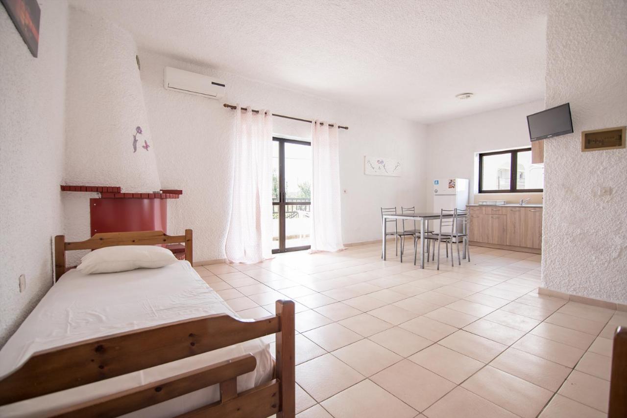 George'S Apartments Skala Fourkas Bagian luar foto
