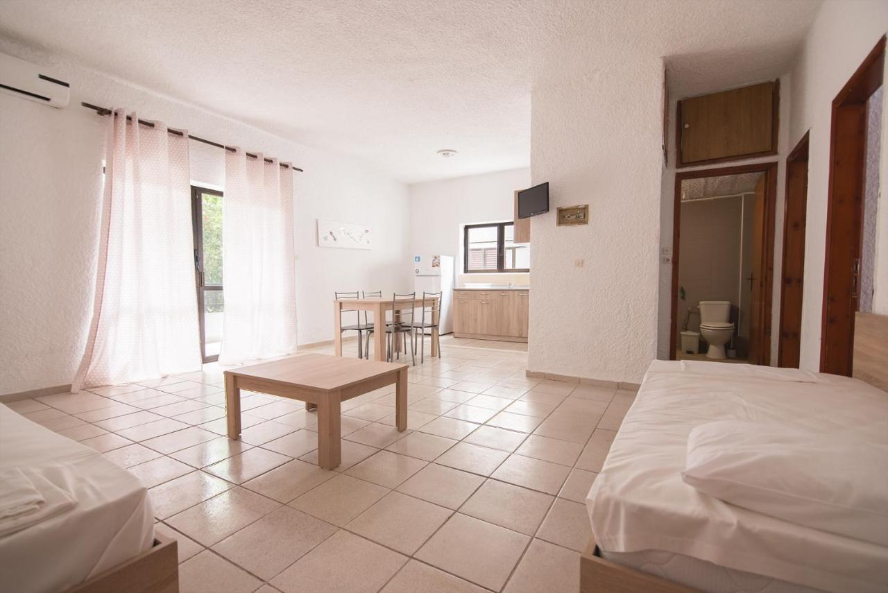 George'S Apartments Skala Fourkas Bagian luar foto